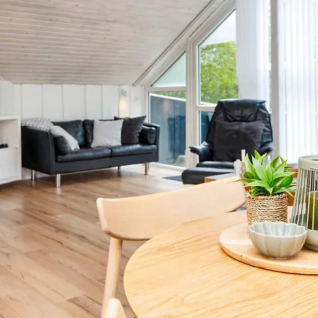 6 Person Holiday In Hemmet